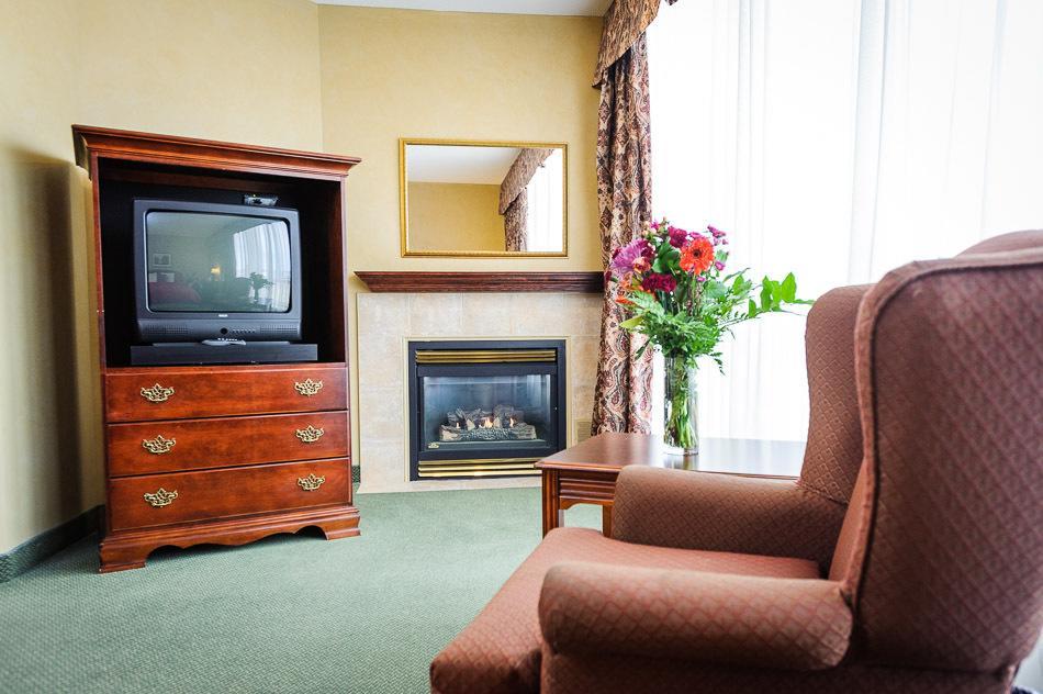 Peterborough Inn & Suites Hotel Zimmer foto
